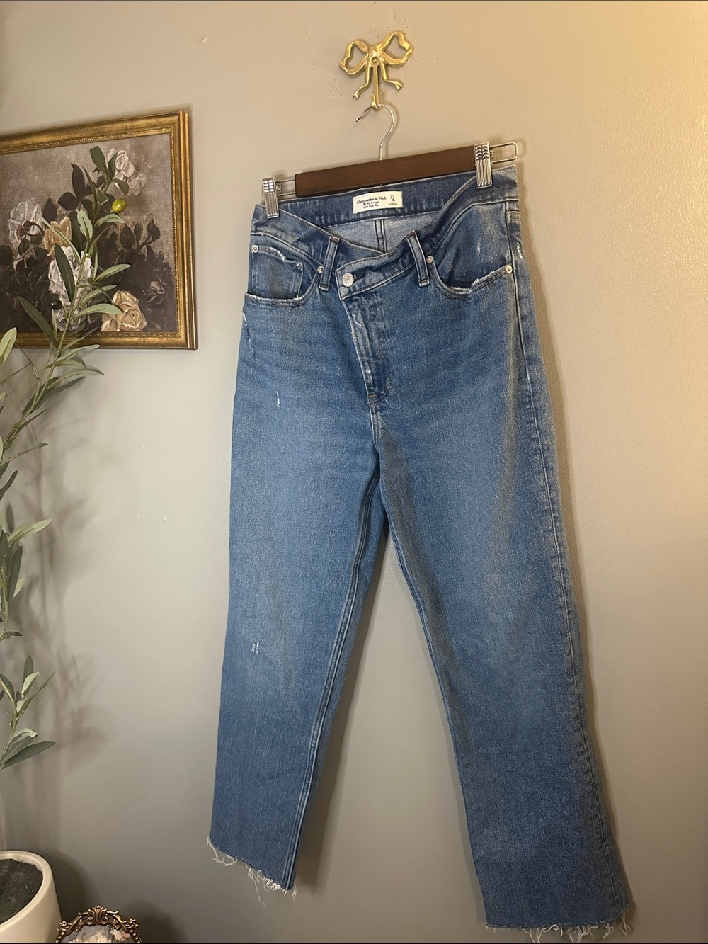 Abercrombie & Fitch The ’90s Straight Ultra High Rise Crop Raw Hem Jeans 27 - Picture 5 of 8